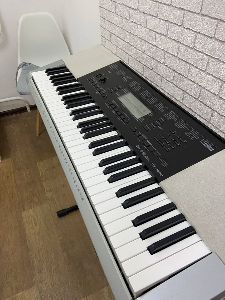 Синтезатор Casio CTK 4200 динамічна клавіатура, цифрове піаніно!!!