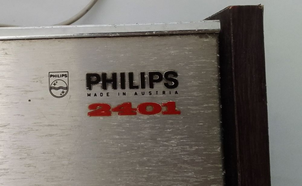 Gravador de cassetes Philips 2401