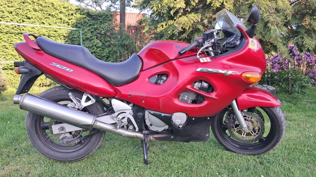 Suzuki GSX 750 F