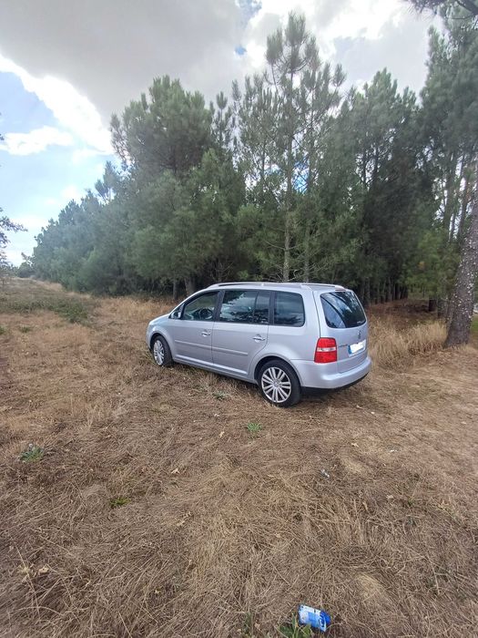 VOLKSWAGEN Touran 2005