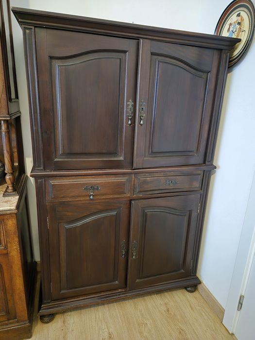 Móvel de sala castanho