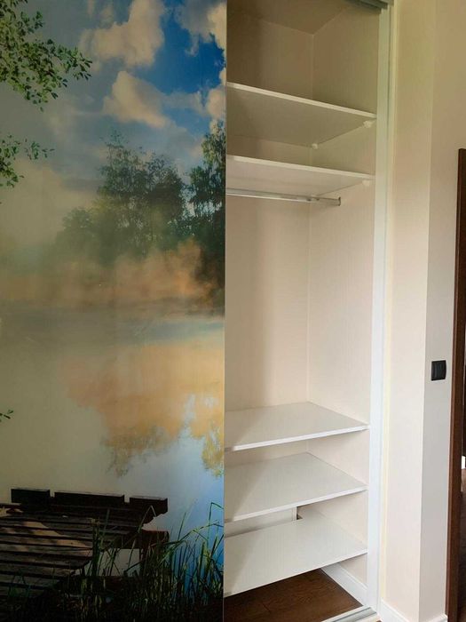 Szafa w zabudowie na wymiar grafika molo jezioro natura