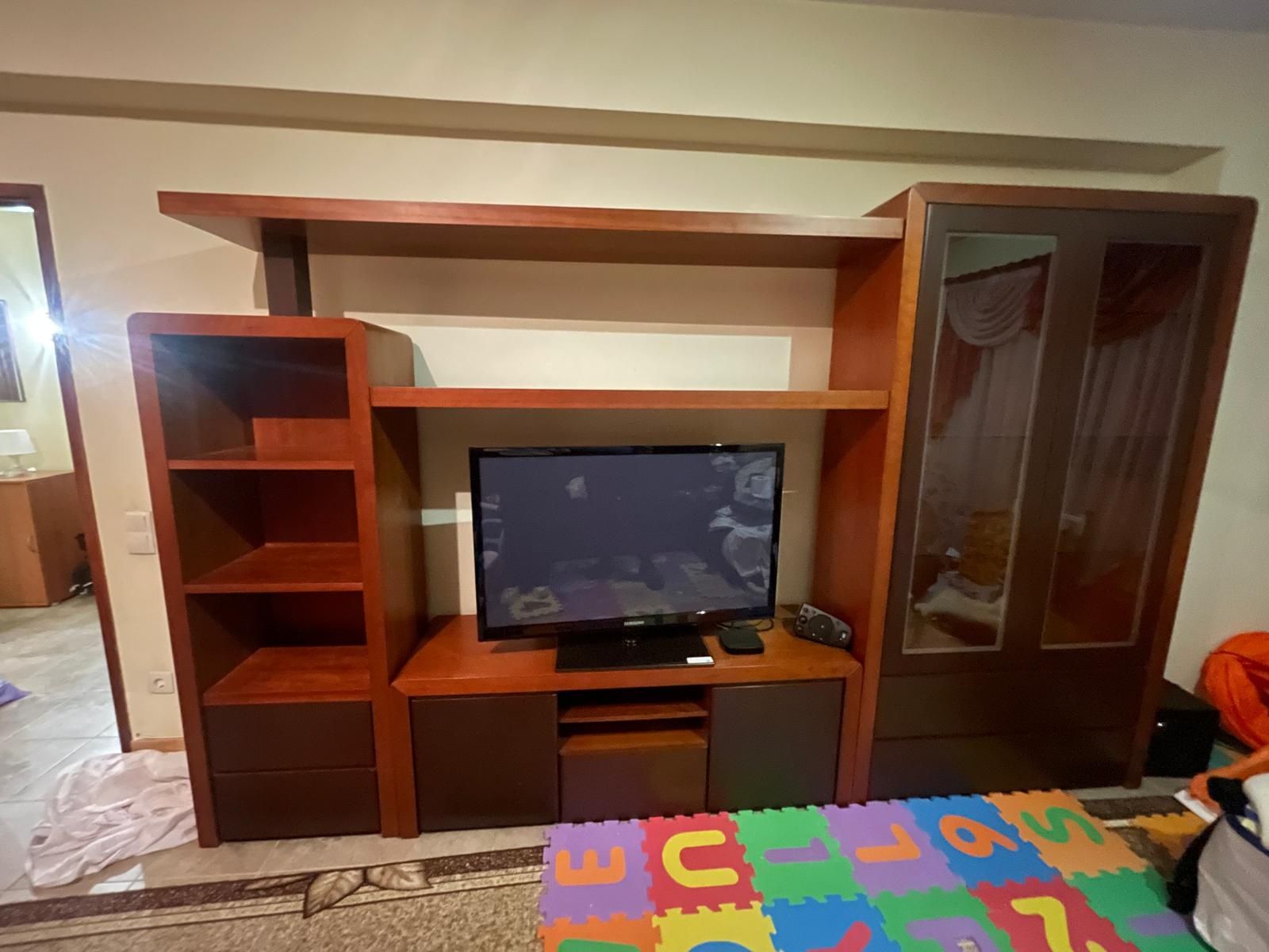 Estante de sala.