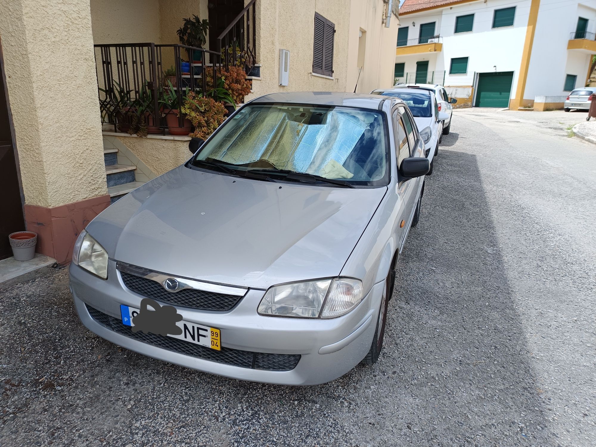 Vendo Mazda 323f a gasolina