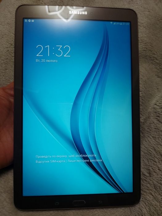 Планшет Samsung Galaxy Tab E 9.6 SM-T561 3G 8Gb Gold Brown