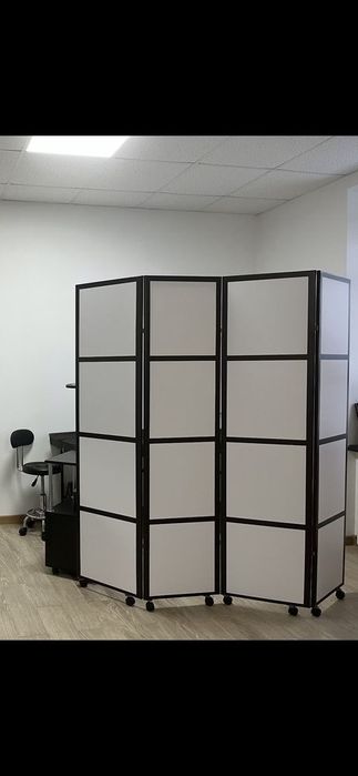 Кушетка, тумбочка, ширма, стілець для ламімейкера / лашмейкера