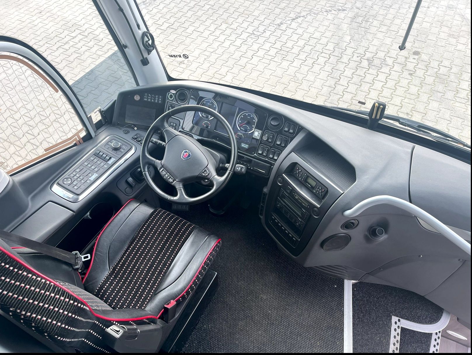 Wynajem Autokarów i Busow Krajowe i Miedzynarodowe