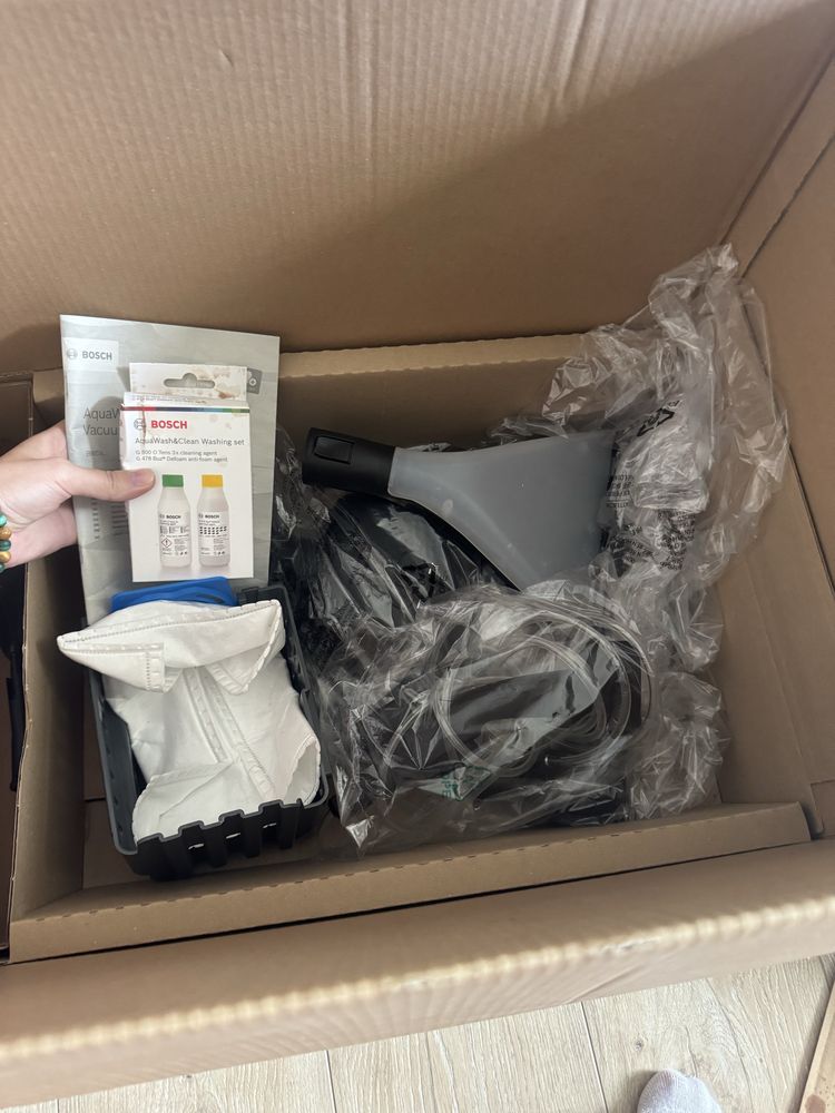 Пилосос миючий з аквафільтром Bosch BWD41740