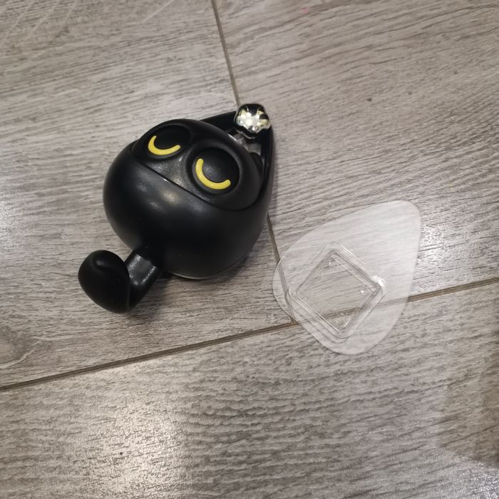 Крючек, вешалка в виде котёнка