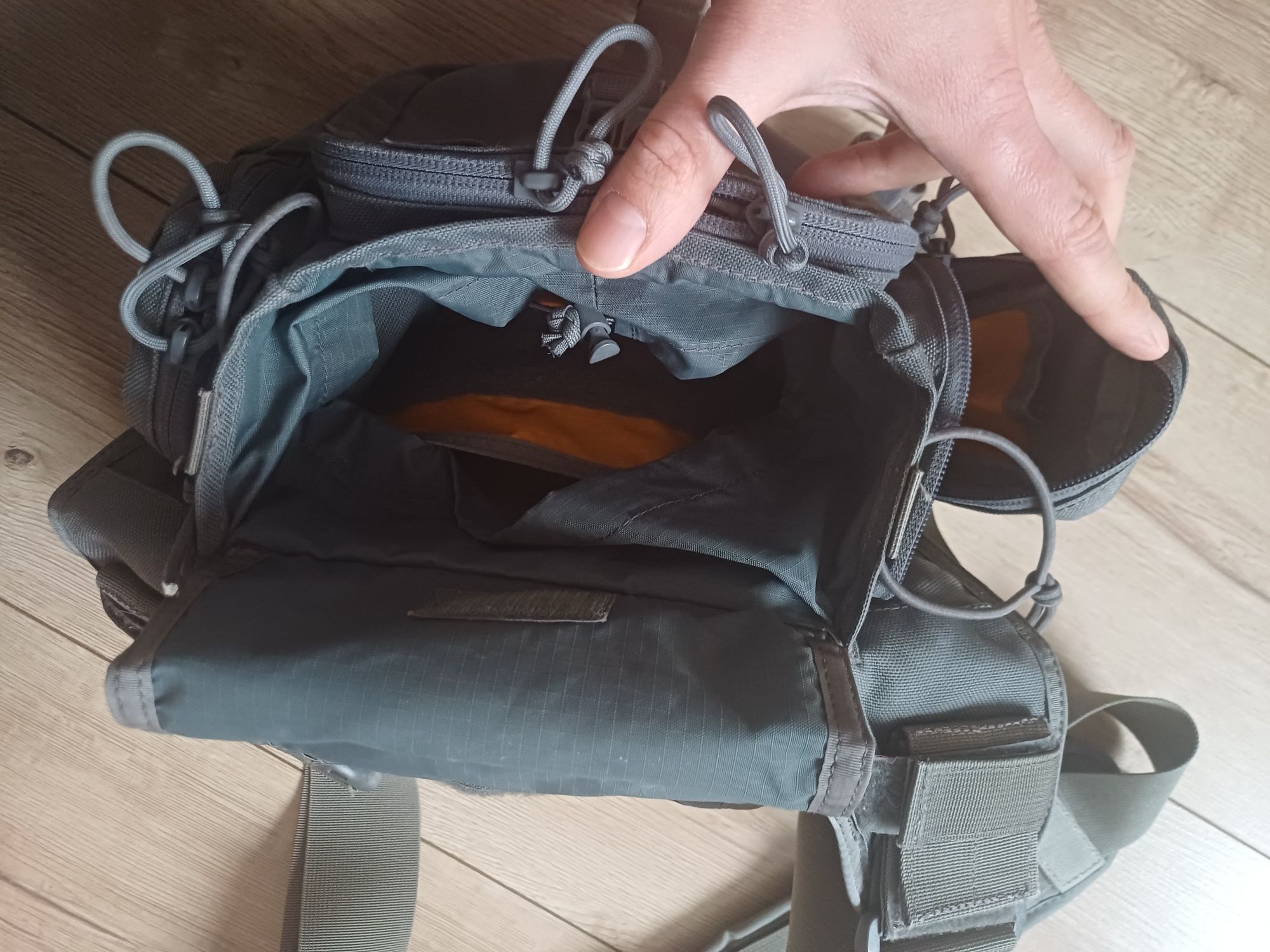 Vanquest Tolcat torba na ramię EDC z dodatkowym pasem udowym . Nie max