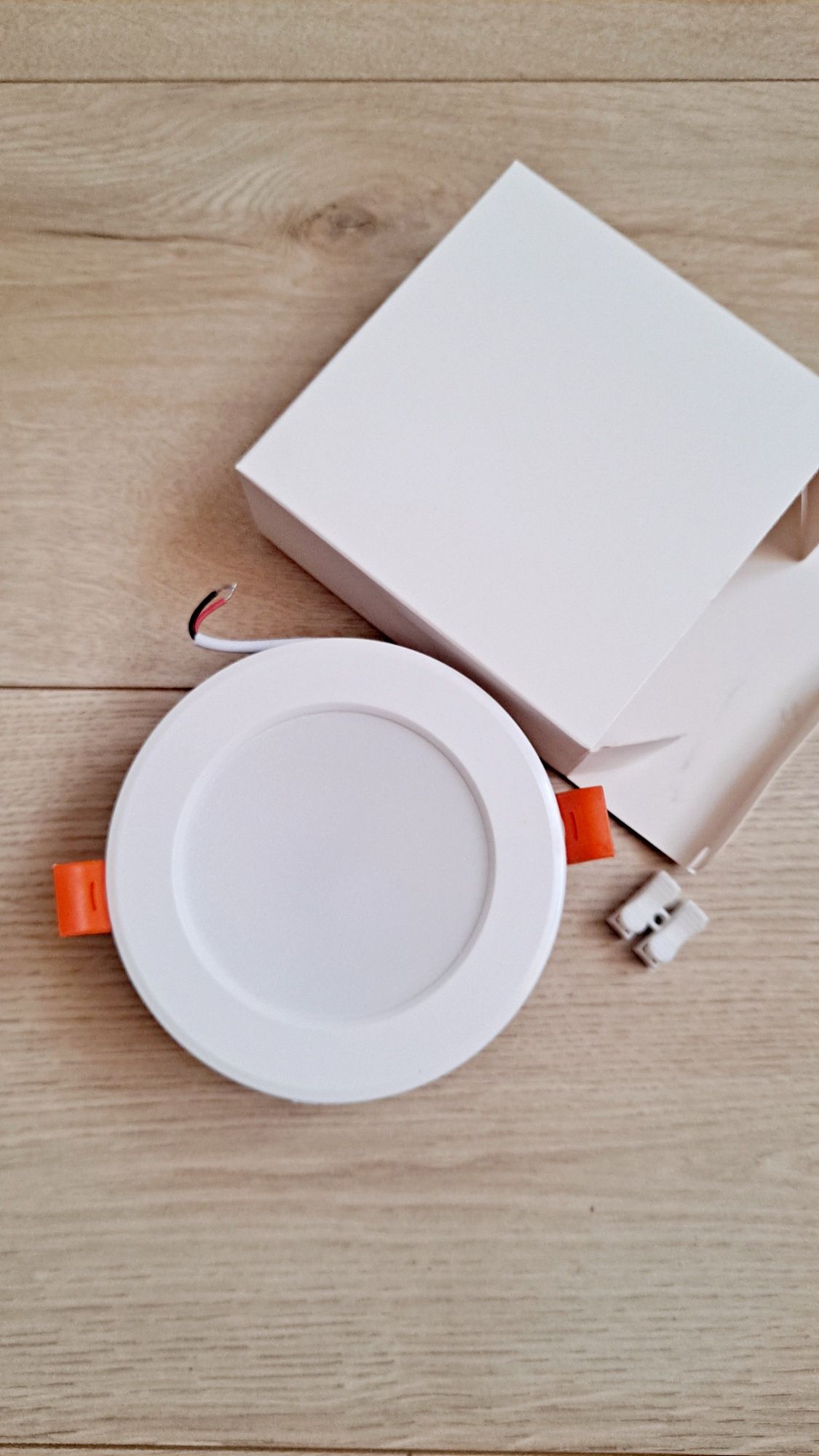Oprawa sufitowa LED