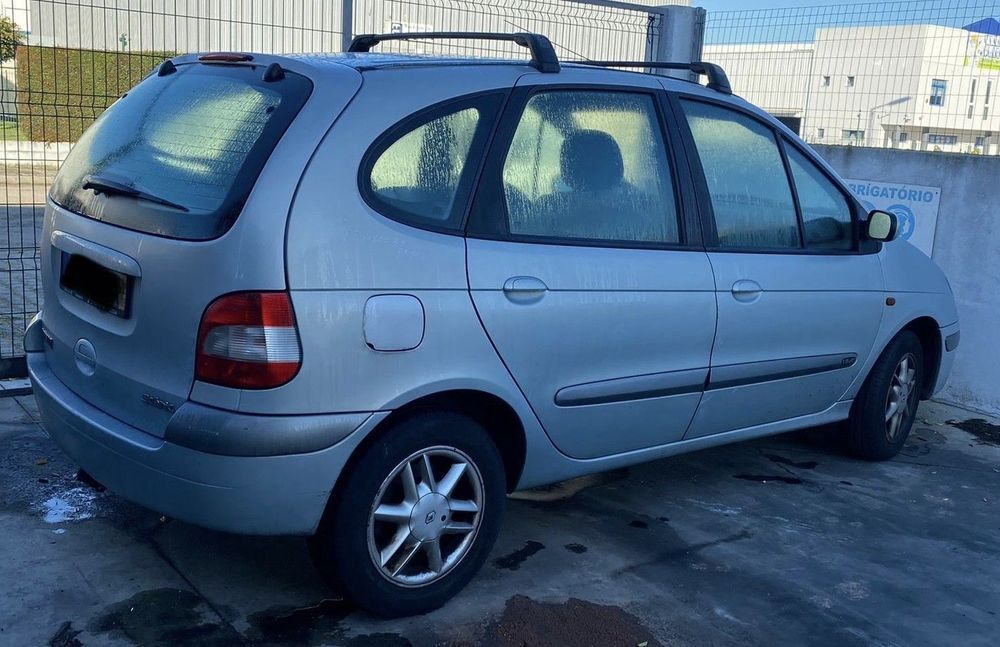 Renault Scénic 1.9 DCI de 2003 disponível para peças