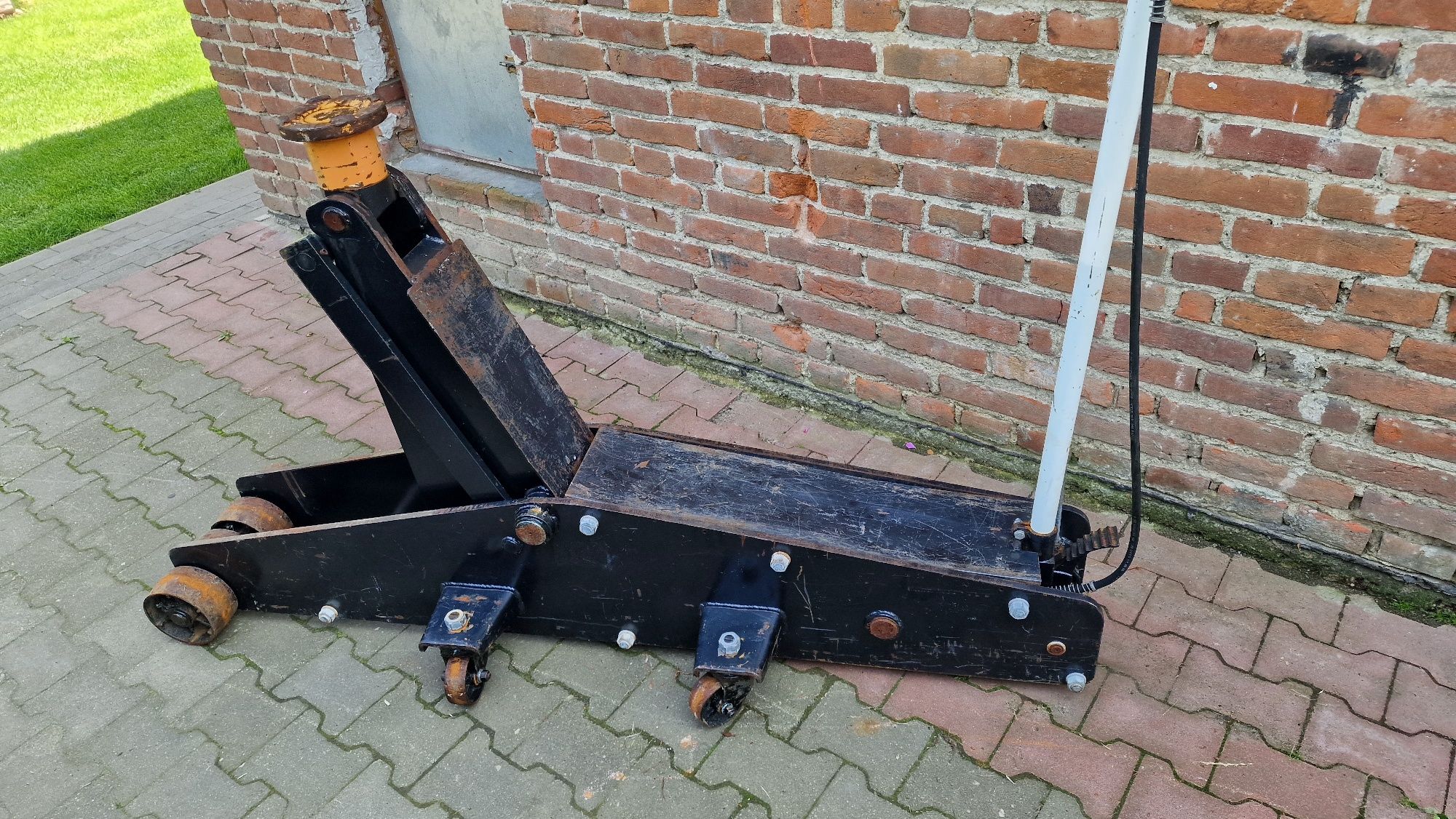 Podnośnik żaba 20t warsztatowy do ciężarówek