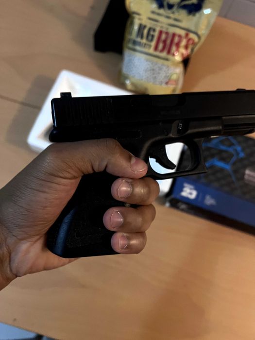 PISTOLA GLOCK 23 GREEN GAS BLOWBACK Airsoft ( Com bbs Incluidos )
