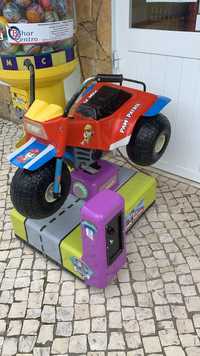 Brinquedo mota patrulha pata