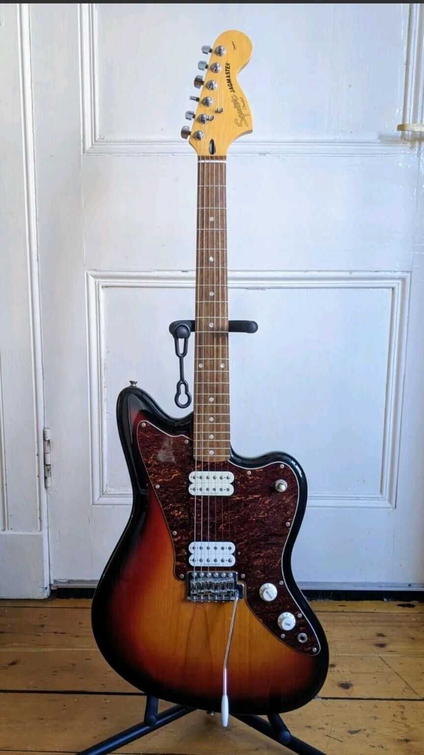 Guitarra Electrica Fender  + Amplificador Mustang IV