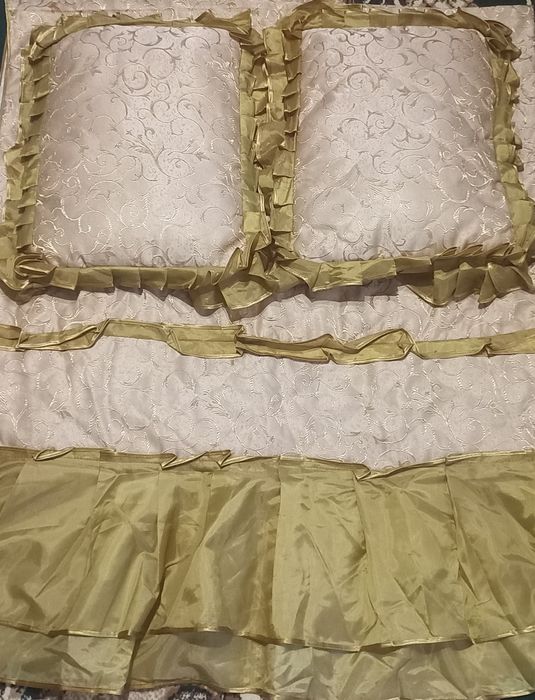 Покривало жакардове двоспальне з подушками.Нове