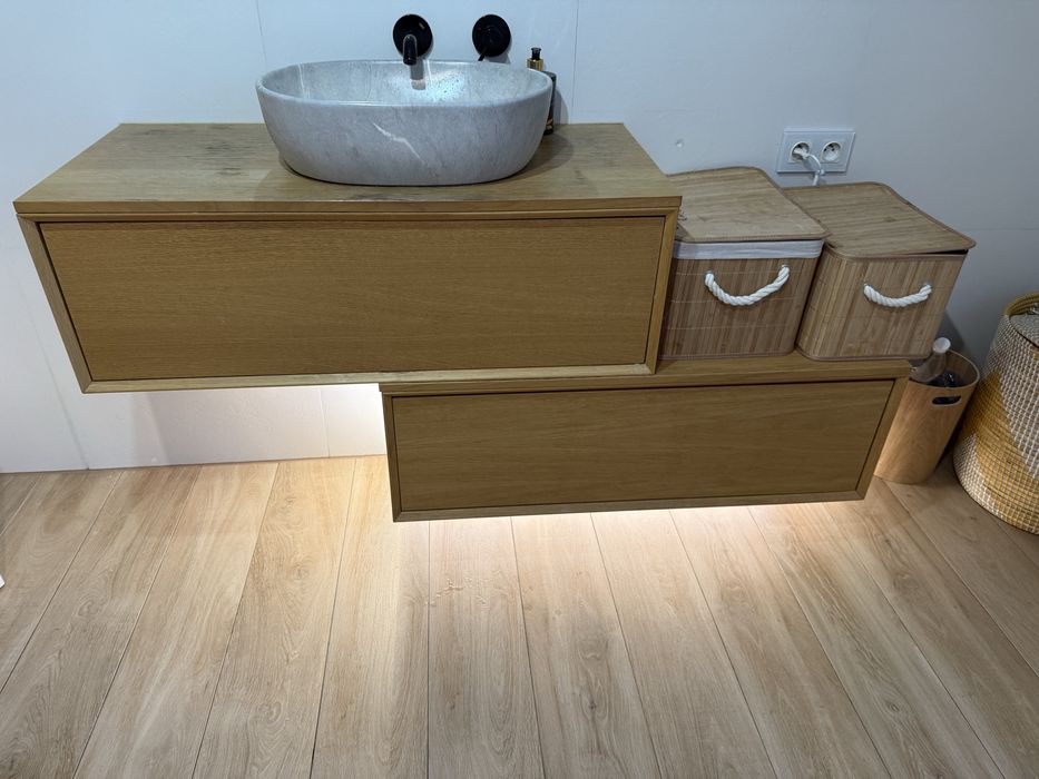 Umywalka szafeczka komoda z szufladami wiszaca szafka