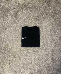 Czarna koszulka sportowa Nike haft swoosh - Size L