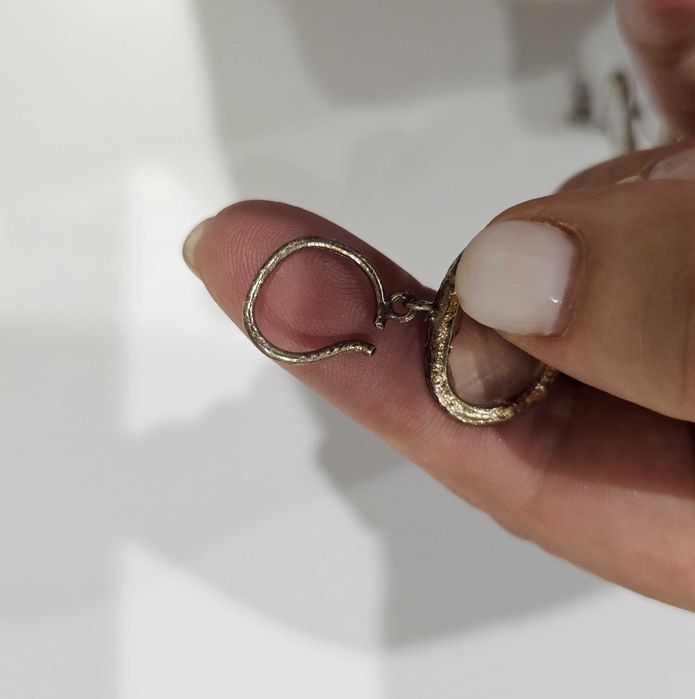 Pulseira prata dourada e pedras