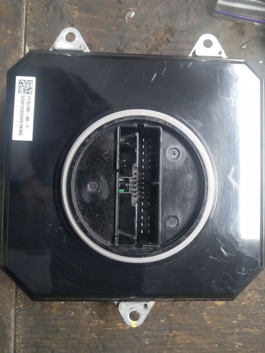 Блок управління(драйвер) основної правої фари Tesla Model Y