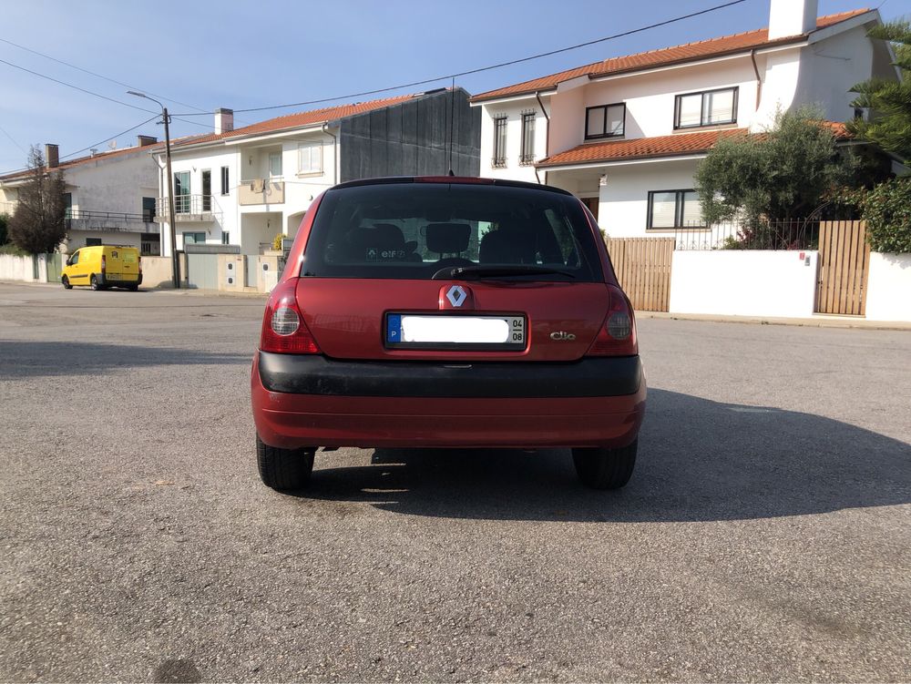 Renault Clio 1.2 2004 Gasolina - Impecavel