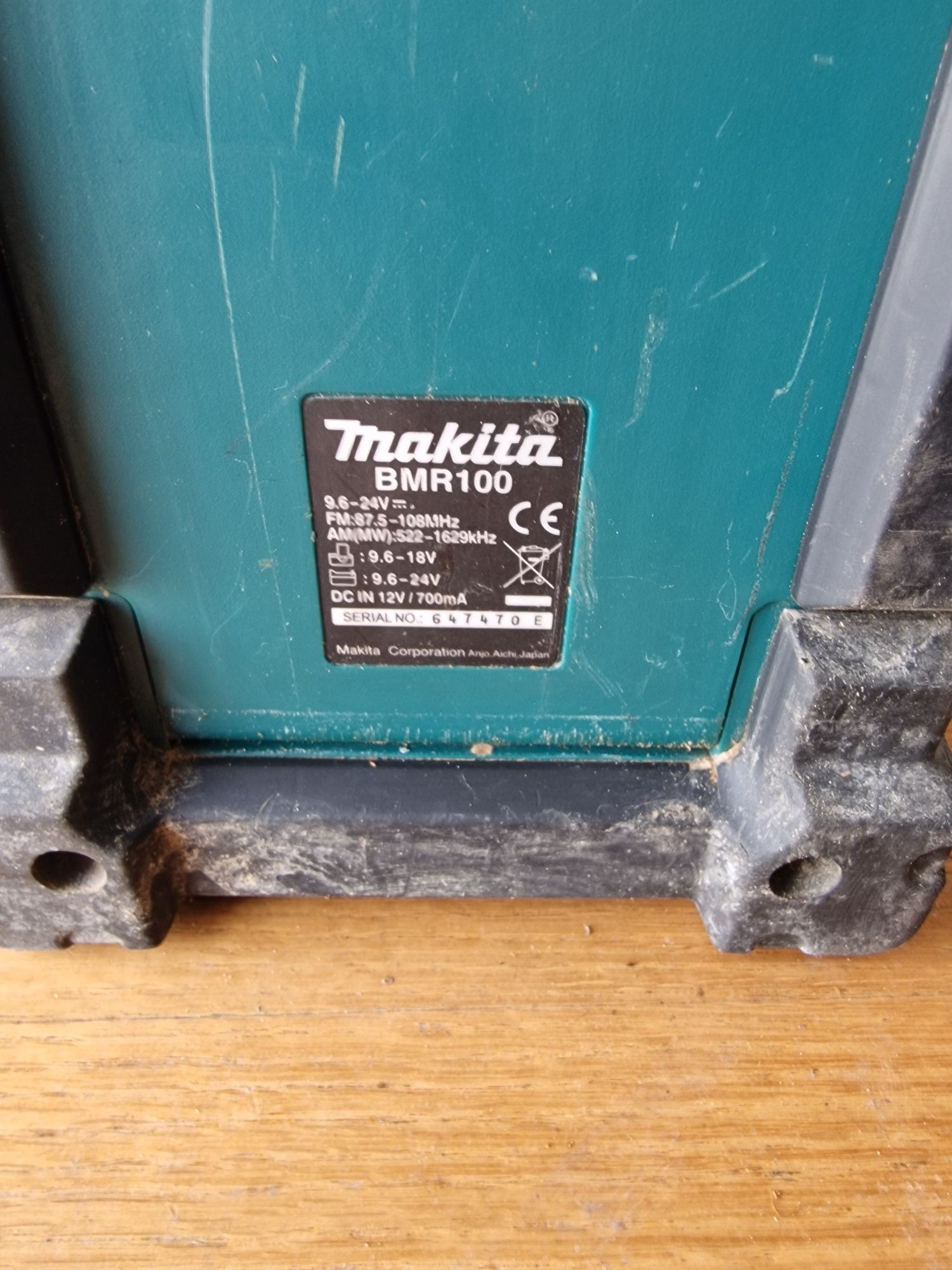 Makita BMR100 radio
