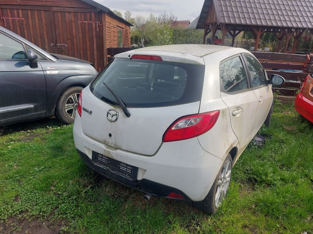 Mazda 2 2009 r na czesci