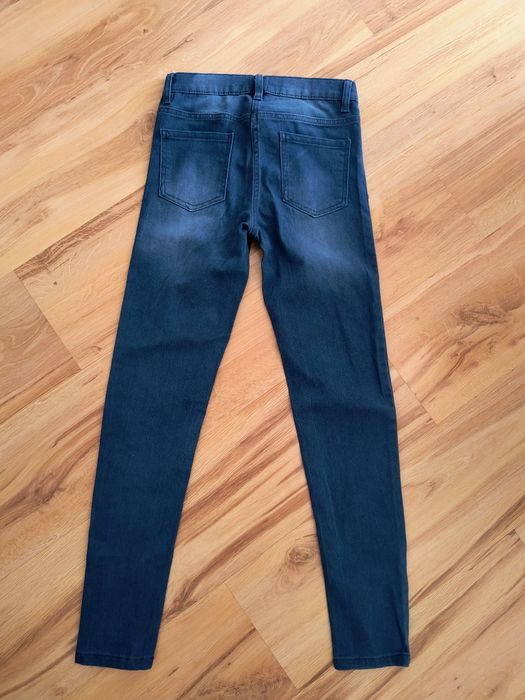 Spodnie jeansowe na dziewczynke 152 nowe