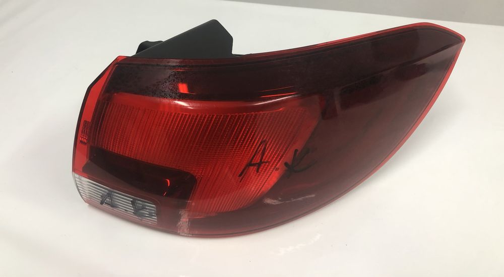 Opel Astra k lampa tył prawa kombi