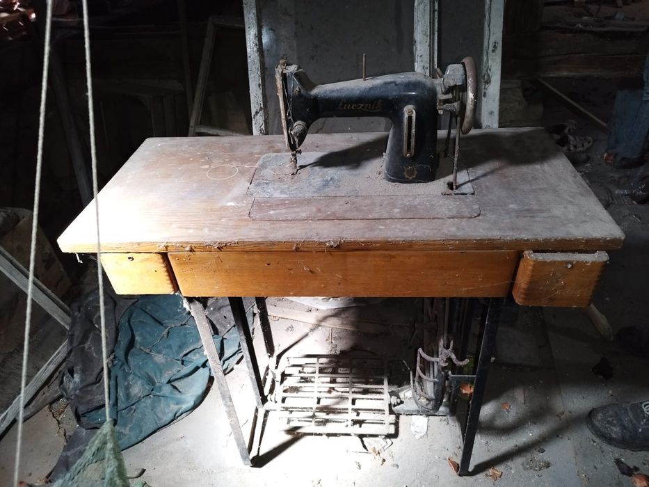Retro maszyna Łucznik na pedał maszyna PRL
