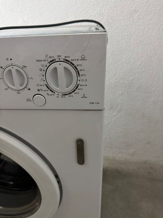 Máquina de lavar e secar a roupa Candy CDB 134