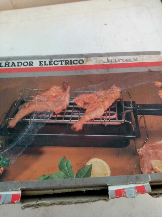 Grelhador elétrico Junex com grelha
