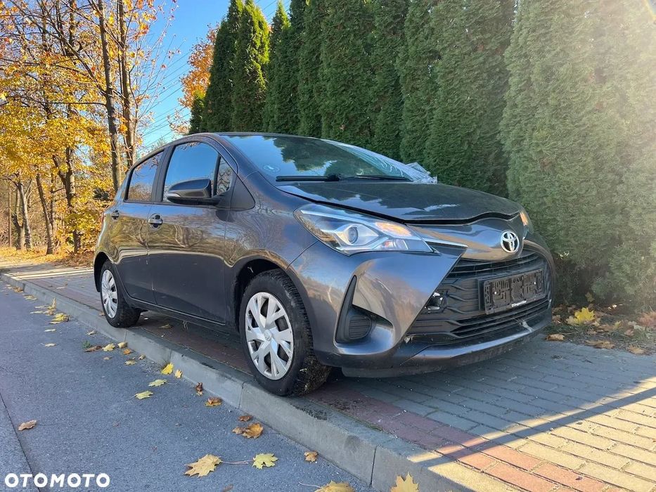 Toyota Yaris 1.5 benzyna 111 koni, uszkodzony