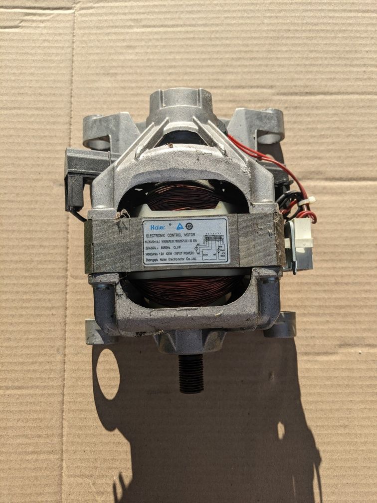 Двигун. Мотор від пральної машини indesit iwsc 5085