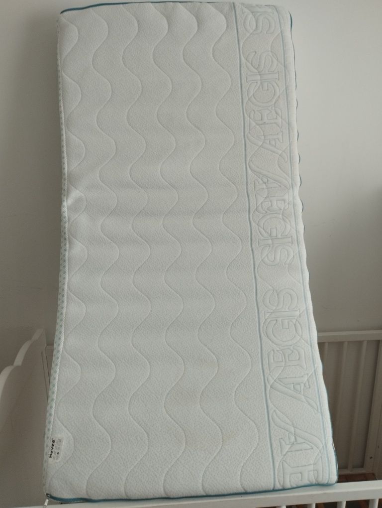 Łóżeczko dziecięce z materacem marki Hevea 120x60