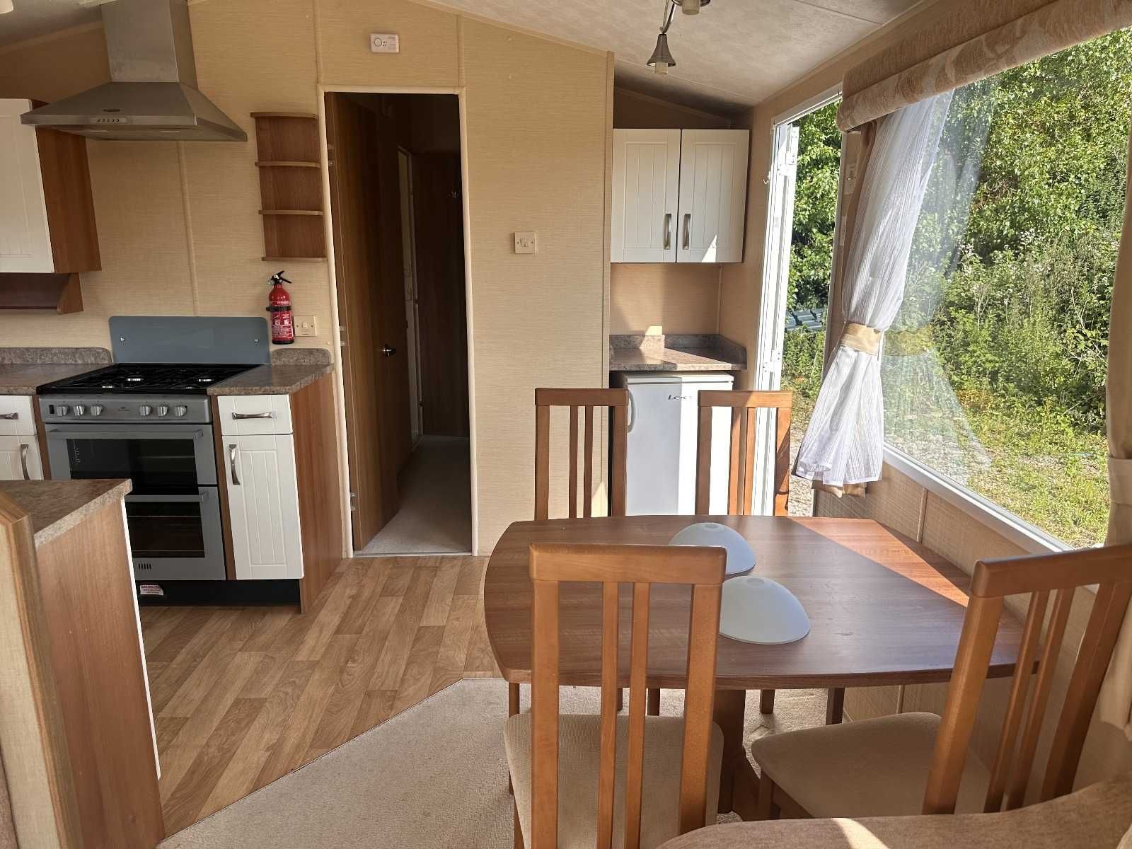 MOBILE HOME T2 COM BOAS ACOMODAÇÕES