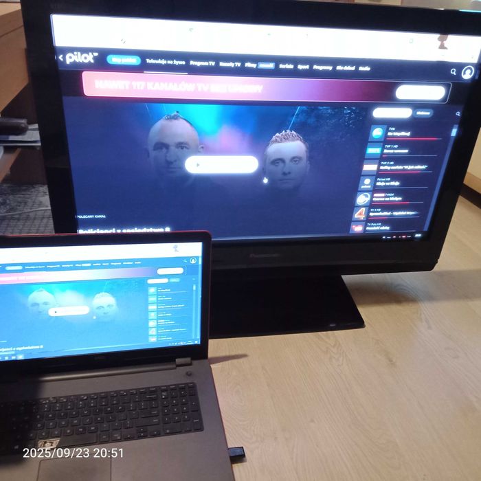 Panasonic VIERA  TH-37PV80PA / plazma
