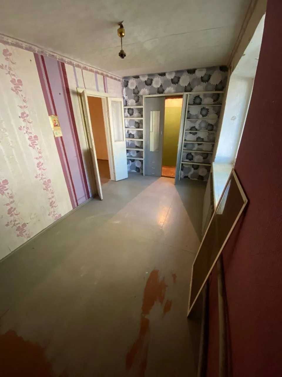 Продам 2к квартиру на на проспекті Мануйлівському (вул. Радистів 4)