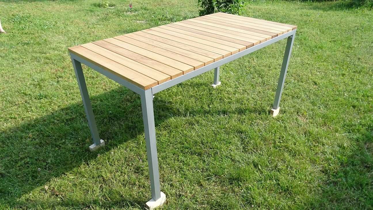 Stół ogrodowy drewno-metal