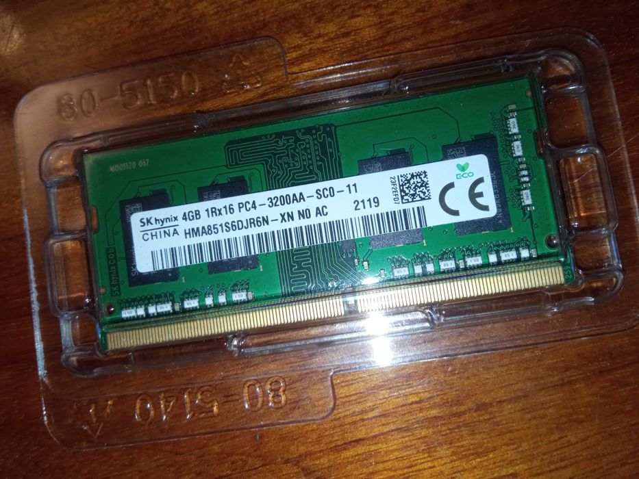 SK hynix 4 GB SO-DIMM DDR4 3200 MHz (HMA851S6DJR6N-XN)