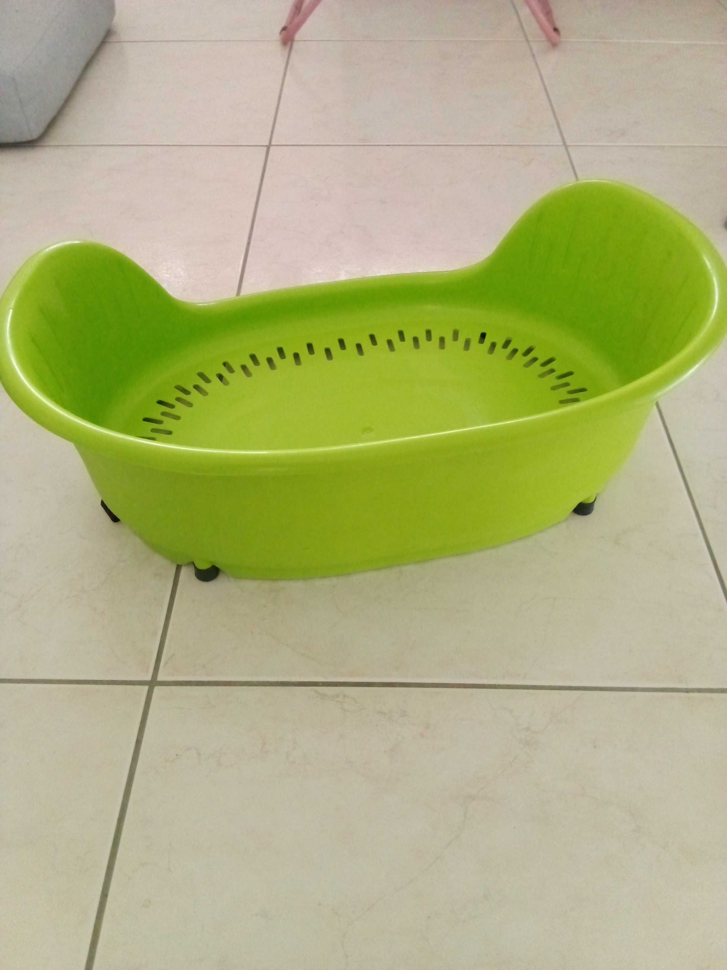 Cama para gato em bom estado