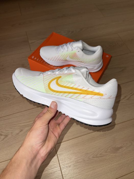 Кросівки Nike Run Defy (HM9594 101) (43р по 45р)