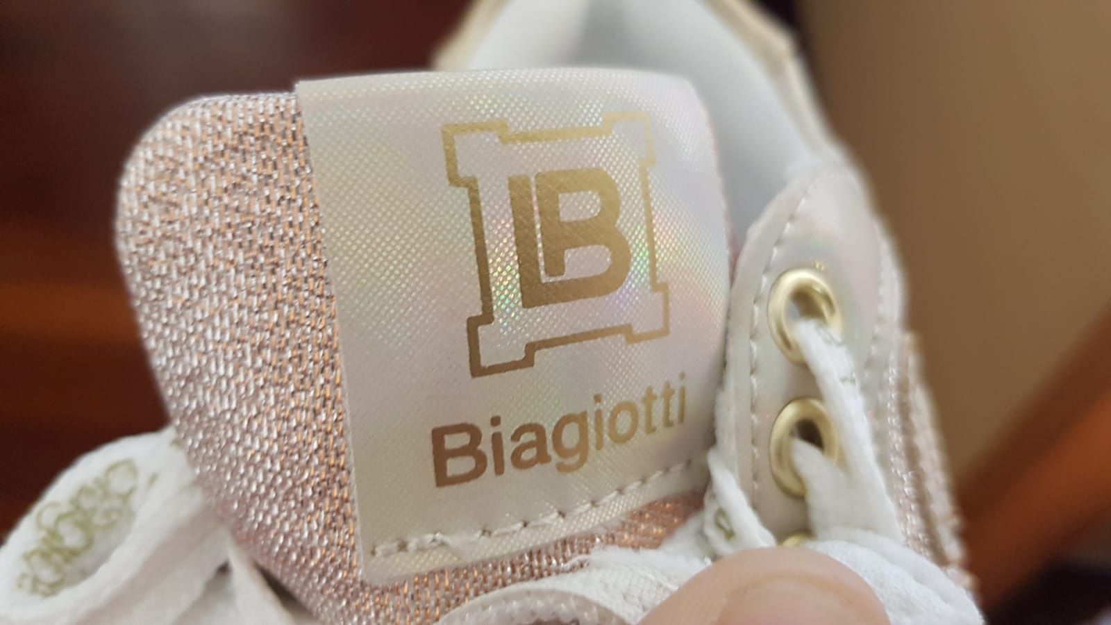 Buty Laura Biagiotti roz 28 włoskie Nowe