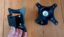 2 Suportes de parede para TV ou monitor (novos)