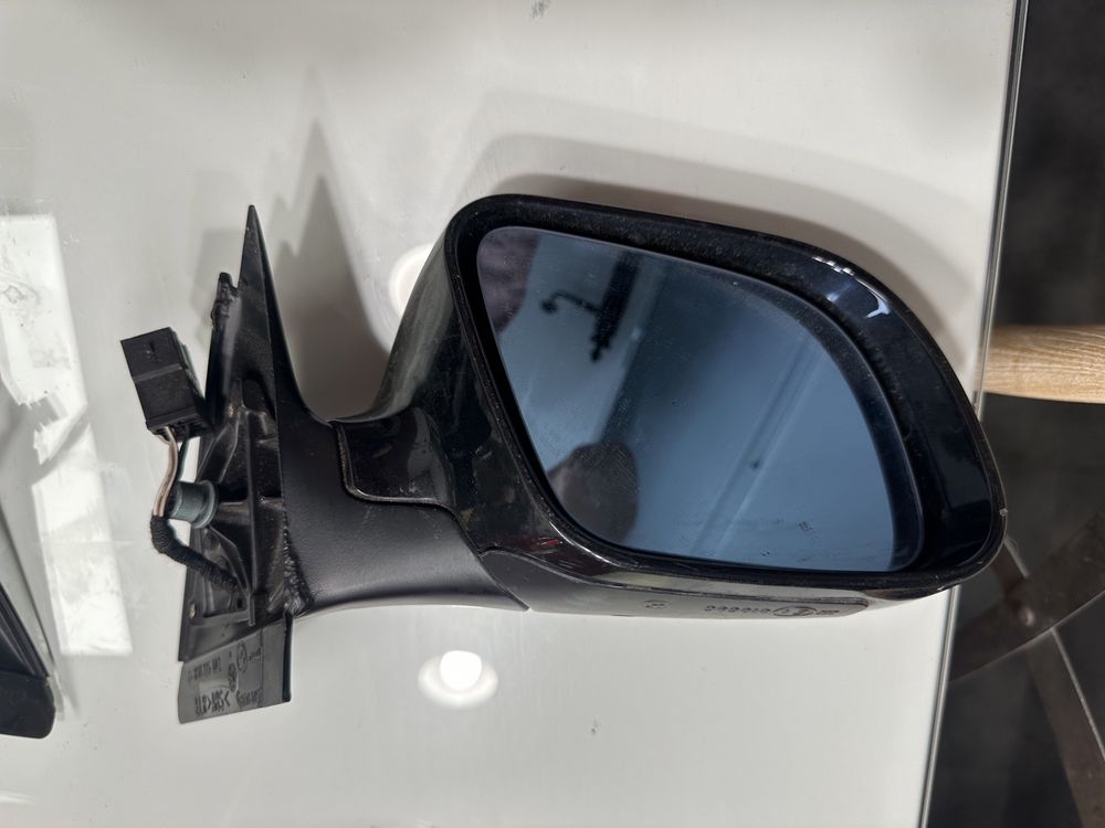 Farois trazeiros e espelhos de audi A4 avant 1998