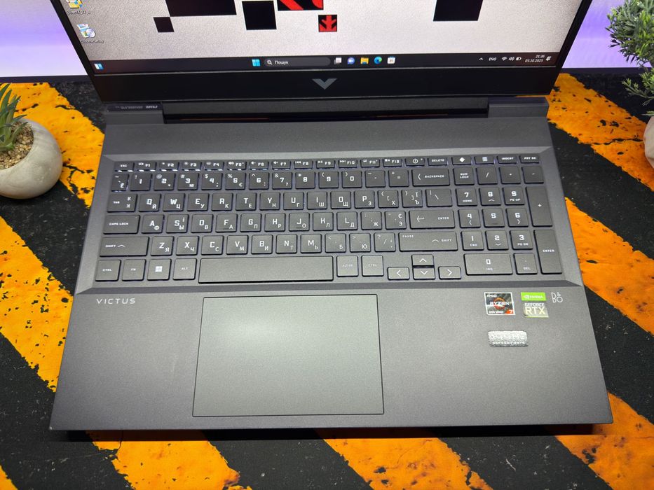HP Victus 16, rtx 3060, ryzen 7 5800h, 144 hz