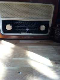 Stare radio Menuet Diora