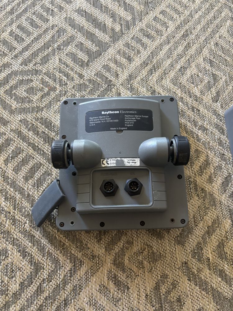 GPS Raytheon Marine RC420