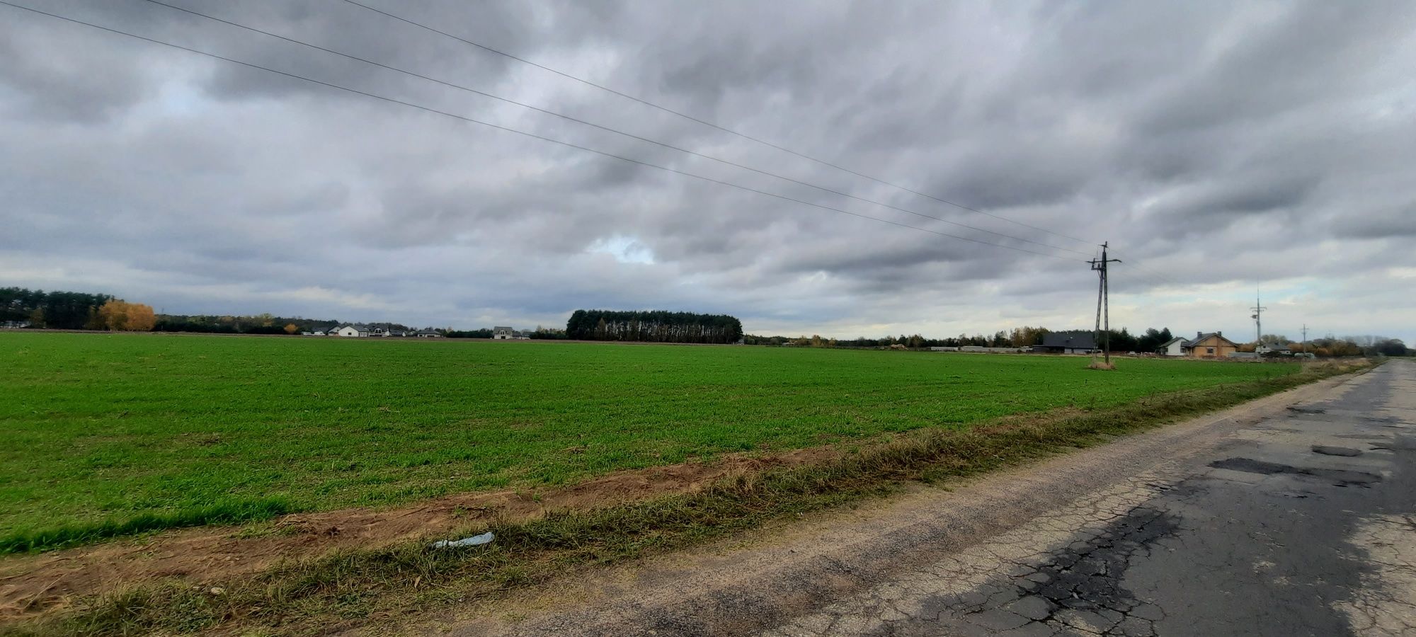 Sprzedam Działkę
Atrakcyjne położenie.
Blisko la